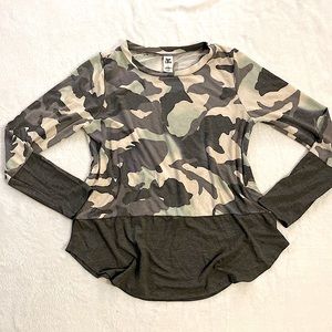3/$15 (FINAL PRICE) *NWOT* SEW IN LOVE, Long Sleeve Top w/ Green/Gray Camo Print